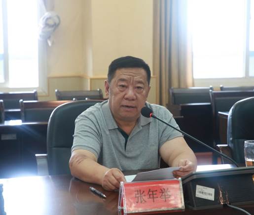 说明: E:\办公资料\照片与视频\贵阳学院工作图片\2020年\6月\11日—2020年度宣传思想暨意识形态工作会议\精选图片\AB3A0095.JPG