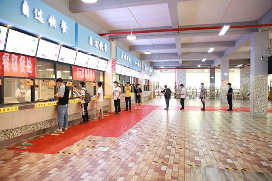 说明: E:\办公资料\照片与视频\贵阳学院工作图片\2020年\5月\8日—毕业班学生食堂就餐\AB3A8971.JPG