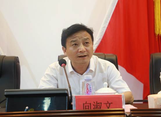 说明: E:\办公资料\照片与视频\贵阳学院工作图片\2020年\9月\10日——庆祝第36教师节\精选图片\AB3A0078.JPG