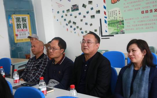 说明: E:\办公资料\照片与视频\贵阳学院工作图片\2020年\10月\15日——赵福菓副书记参加马院学生党支部党日活动\精选图片\AB3A0113.JPG